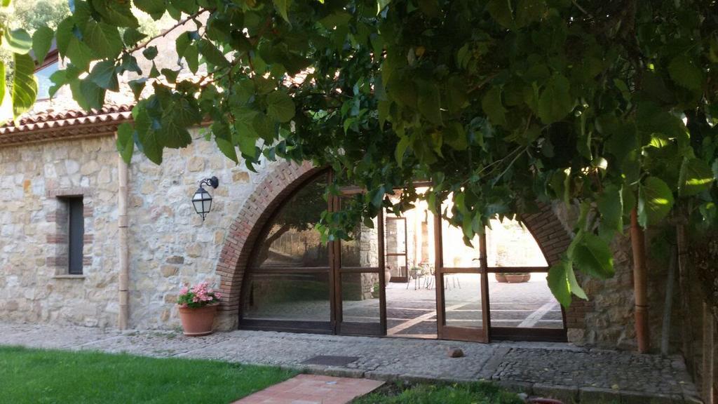 Masseria Rocca Di Gonato Кастелбуоно Екстериор снимка