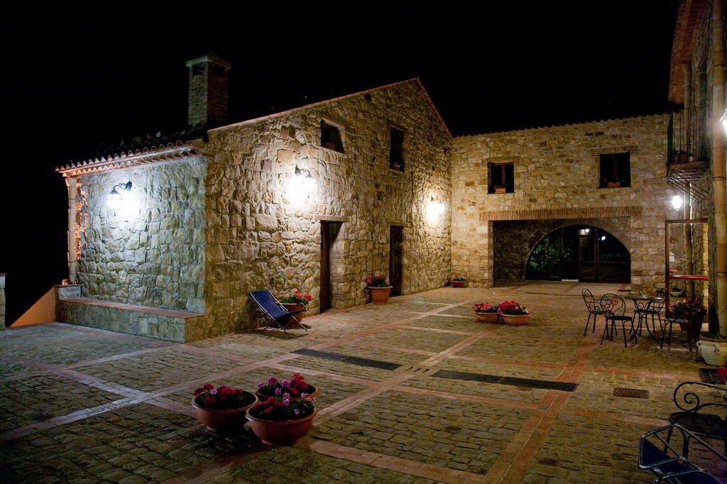 Masseria Rocca Di Gonato Кастелбуоно Екстериор снимка